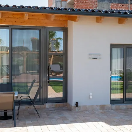 Paradise Apartment *
