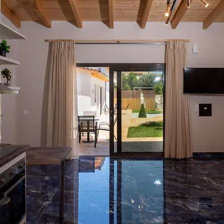 Apartment Paradise *