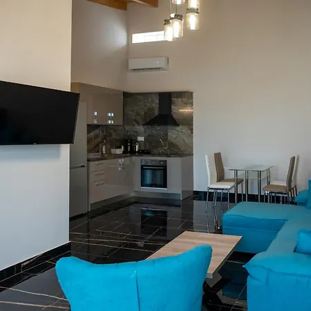 Apartment Paradise *