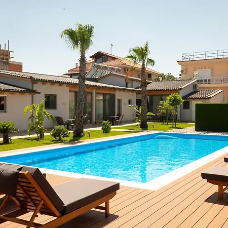 Apartment Paradise *